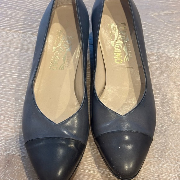 Salvatore Ferragamo Women's Dark Gray Leather Heels - Picture 2 of 10